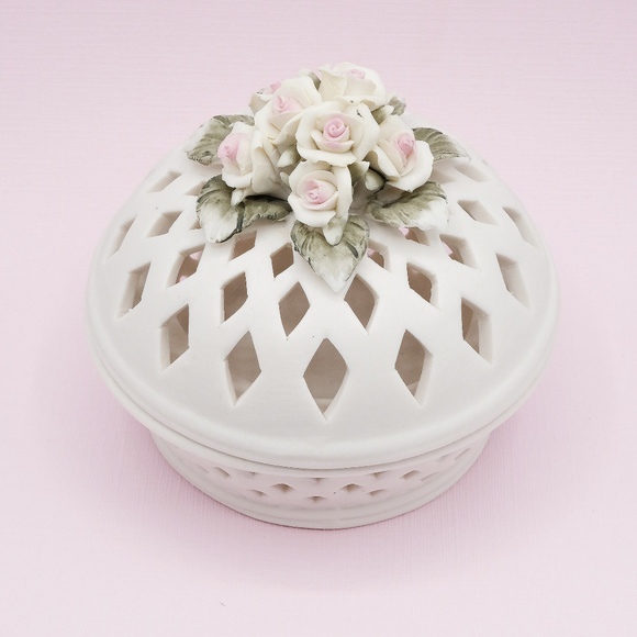 Trinket Box, Unglazed Porcelain, Vintage Collectibles - Picture 8 of 10